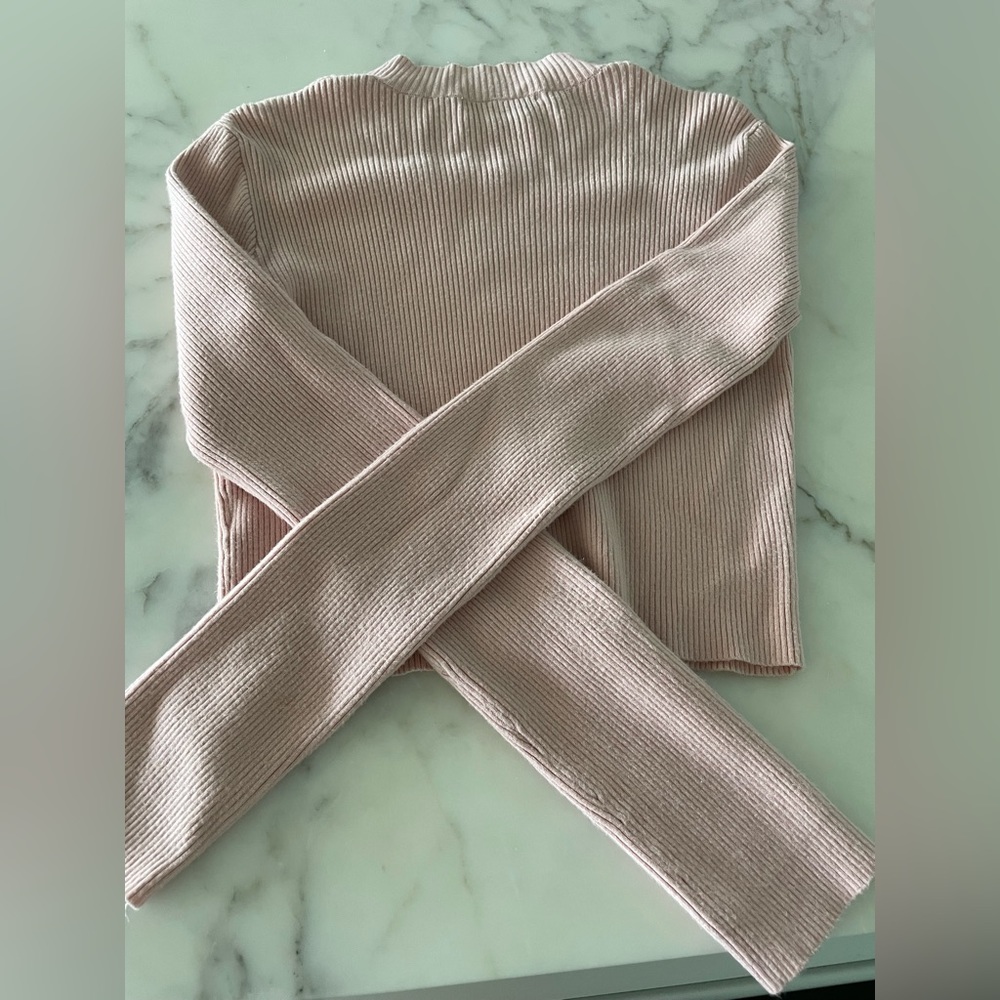 Brandy Melville light pink sweater